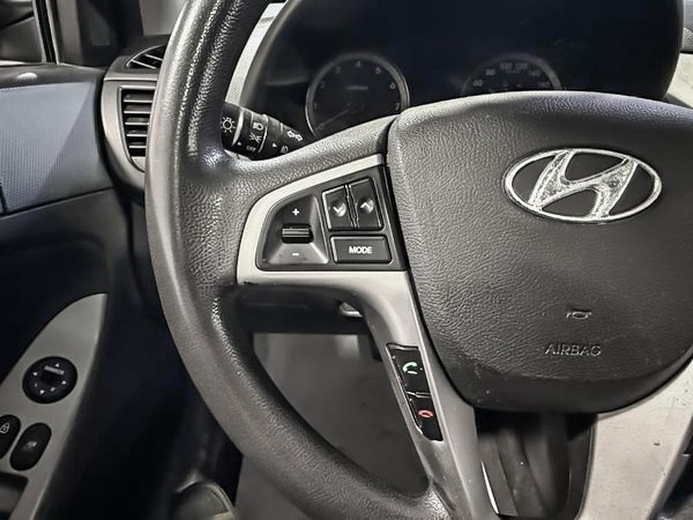 Hyundai Accent SE 2017 à vendre à Trois-Rivières - 19