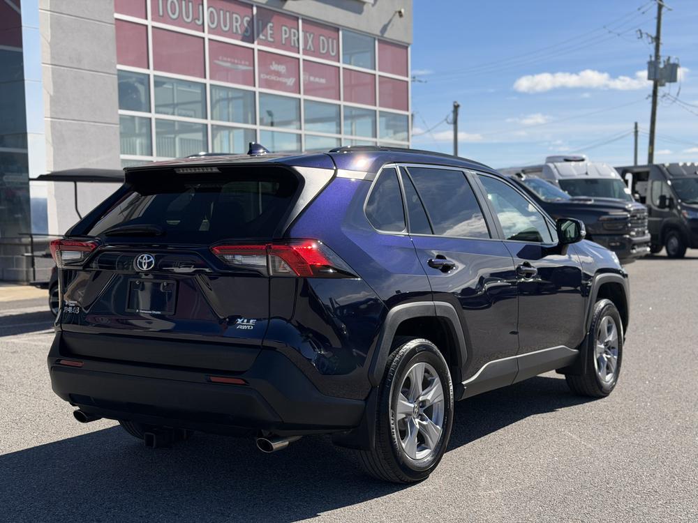 Toyota RAV4 XLE 2022 d&rsquo;occasion à vendre - 3