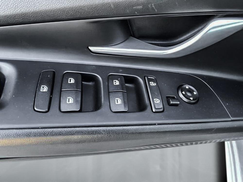 Hyundai Elantra LUXURY 2023 d&rsquo;occasion à vendre - 11