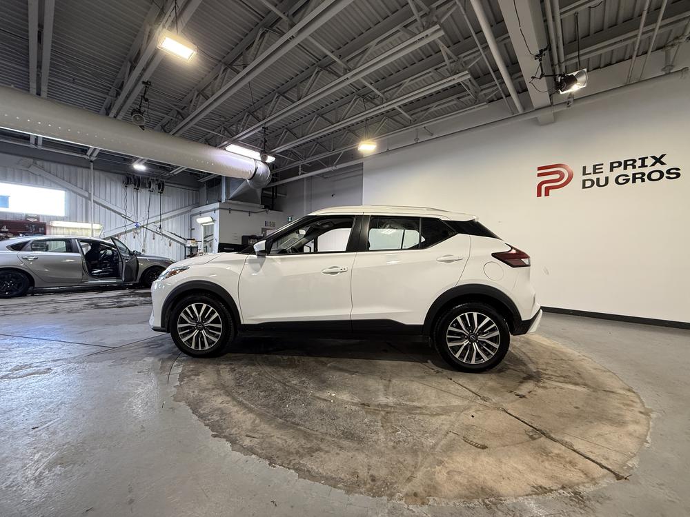 Nissan Kicks Play 2025 Blanc usage à vendre Nissan Kicks Play 2025 Blanc usage à vendre