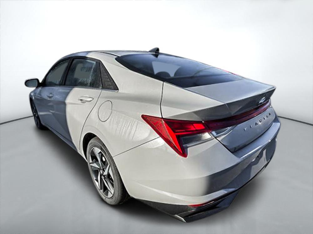 Hyundai Elantra LUXURY 2023 d&rsquo;occasion à vendre - 6