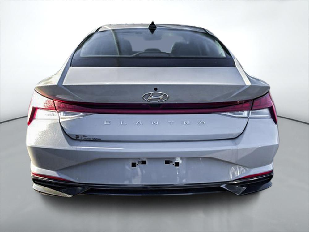 Hyundai Elantra LUXURY 2023 d&rsquo;occasion à vendre - 7