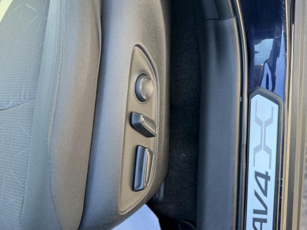 Toyota RAV4 XLE 2022 d&rsquo;occasion à vendre - 11