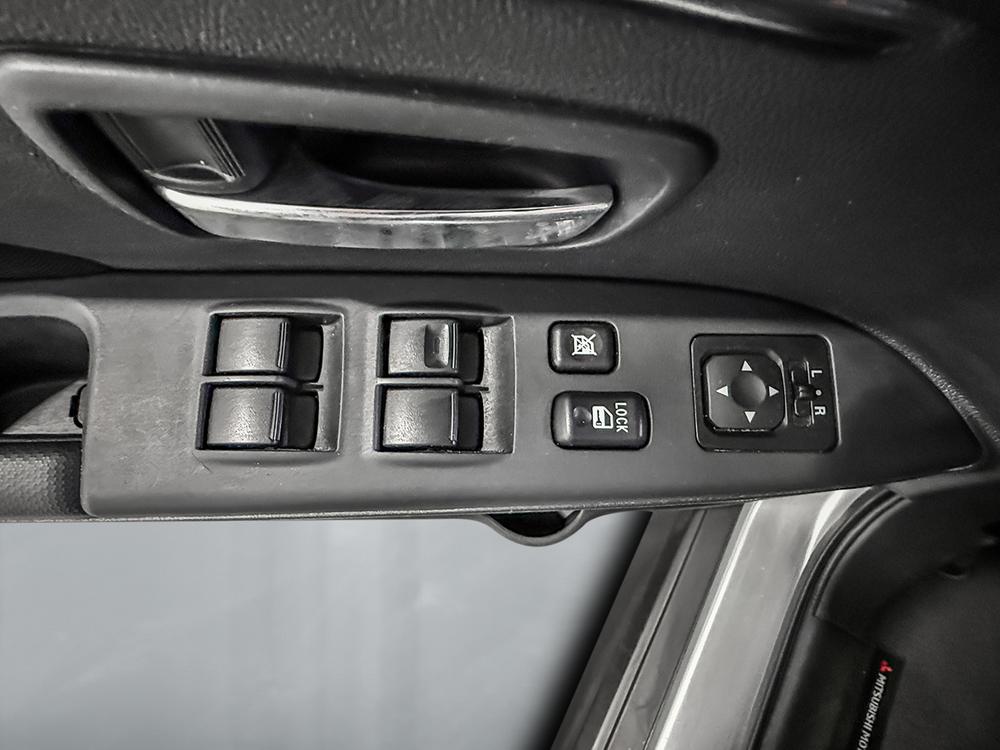 Mitsubishi RVR 2023 Argent usage à vendre Mitsubishi RVR 2023 Argent usage à vendre
