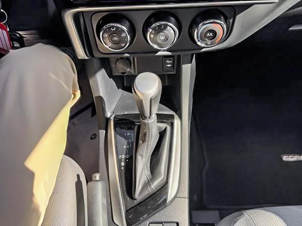 Toyota Corolla 2017 Noir usage à vendre Toyota Corolla 2017 Noir usage à vendre