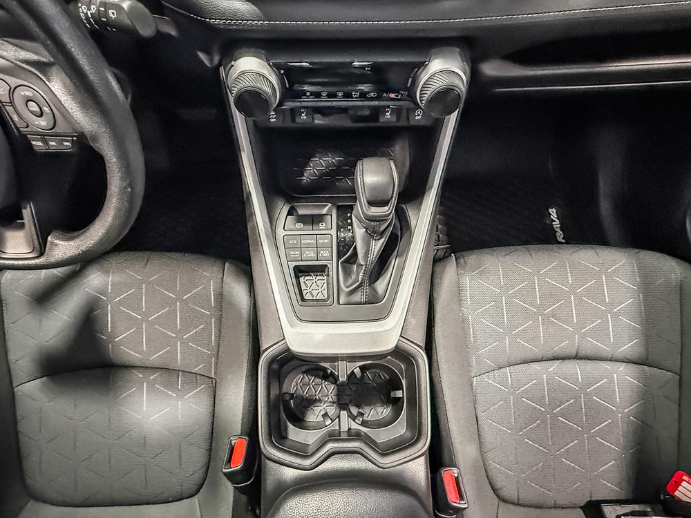 Toyota RAV4 LE AWD 2022 d&rsquo;occasion à vendre - 28