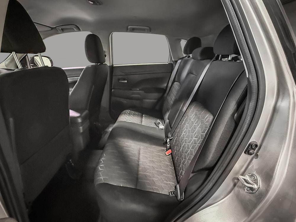Mitsubishi RVR 2023 Argent usage à vendre Mitsubishi RVR 2023 Argent usage à vendre