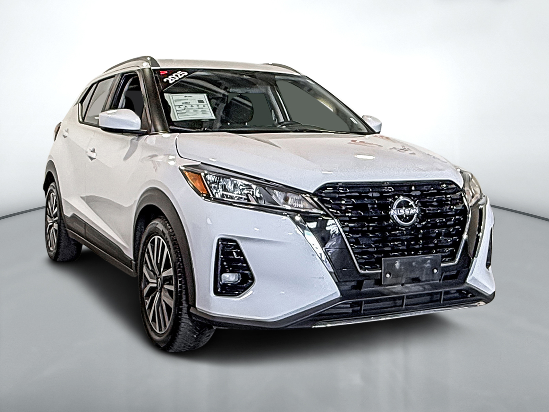 2025 Nissan Kicks Play — Monbili