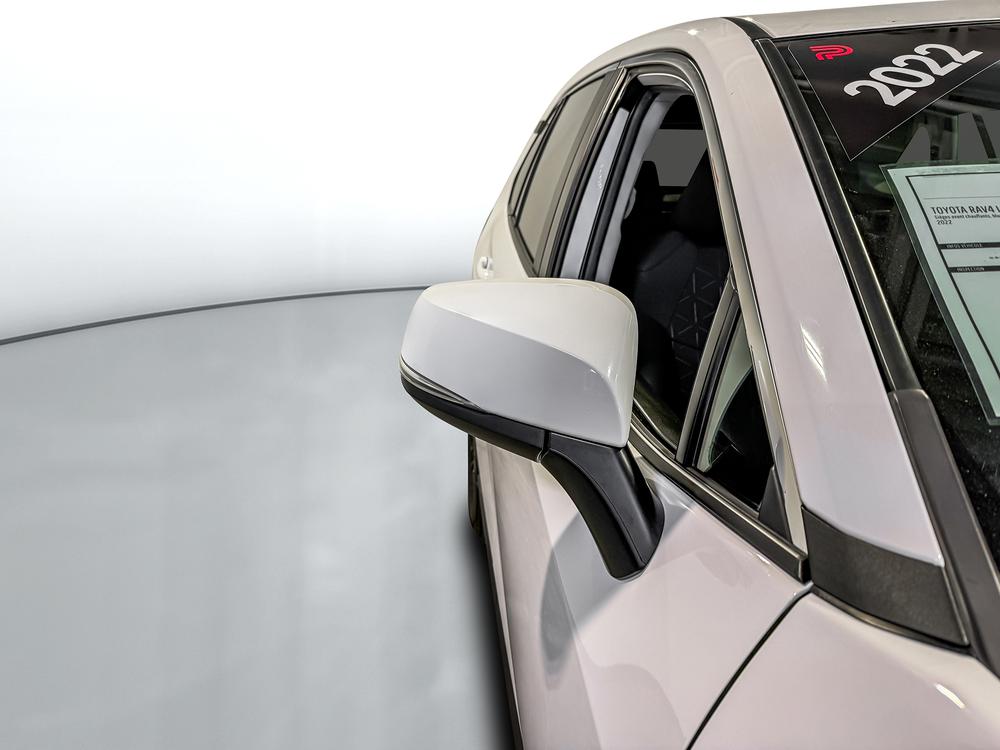 Toyota RAV4 LE AWD 2022 d&rsquo;occasion à vendre - 11