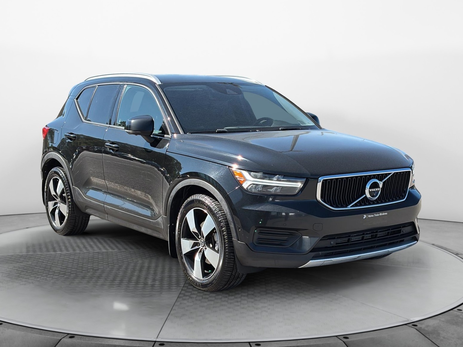 Black 2019 Volvo XC40 SUV / Crossover All-Wheel Drive Automatic