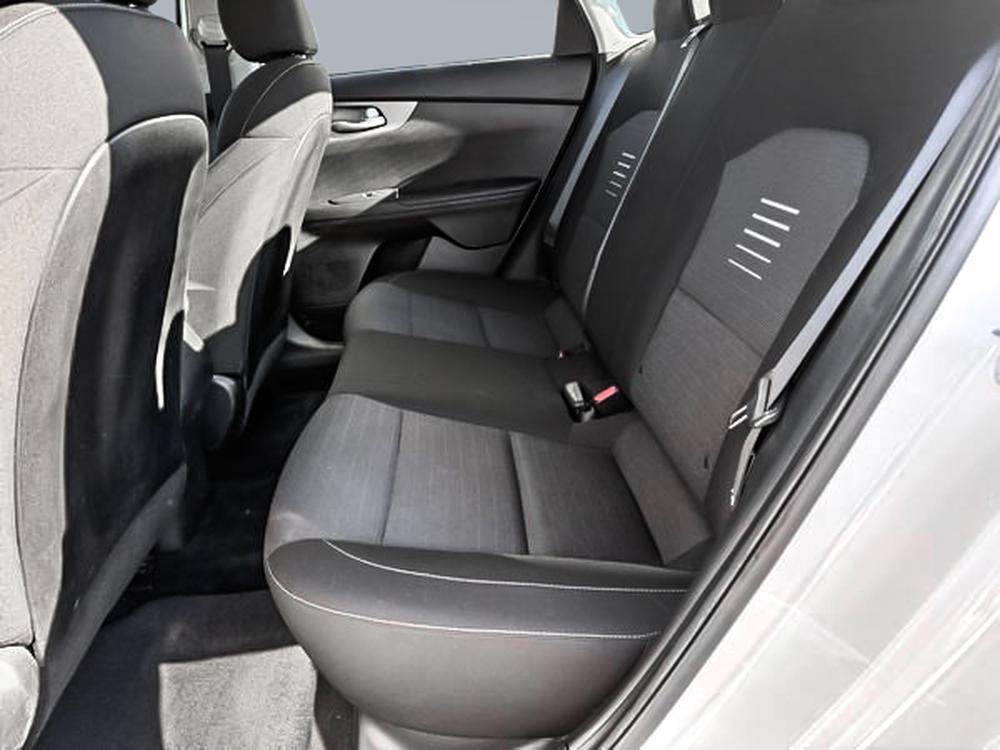 Kia Forte LX 2020 d&rsquo;occasion à vendre - 32