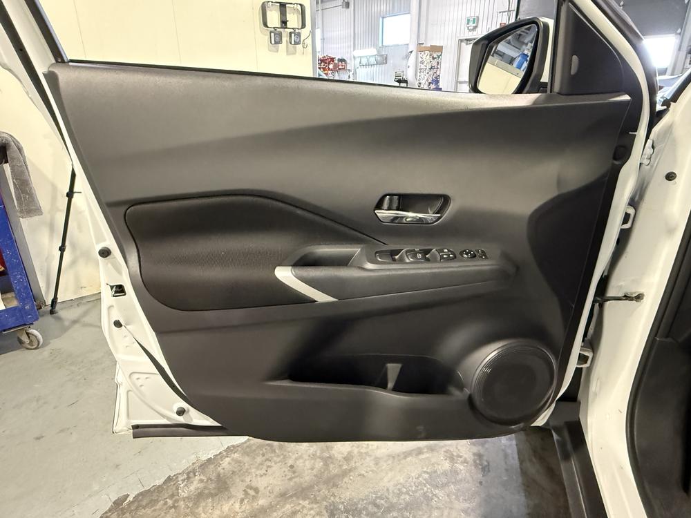 Nissan Kicks Play 2025 Blanc usage à vendre Nissan Kicks Play 2025 Blanc usage à vendre