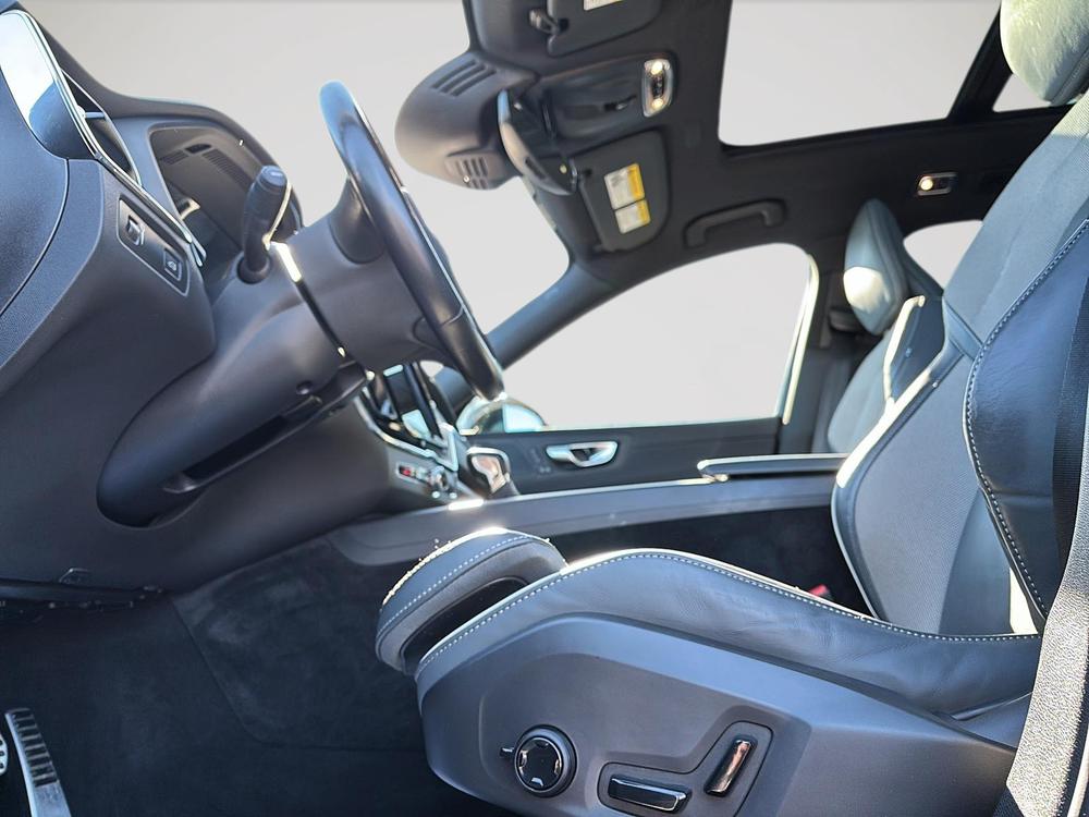 Volvo XC60 T6 R-DESIGN AWD // POLESTAR 2021 d&rsquo;occasion à vendre - 12