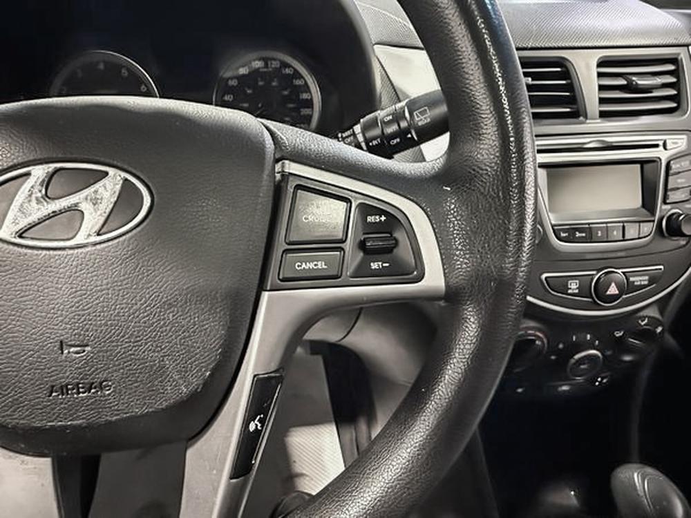 Hyundai Accent SE 2017 à vendre à Trois-Rivières - 21