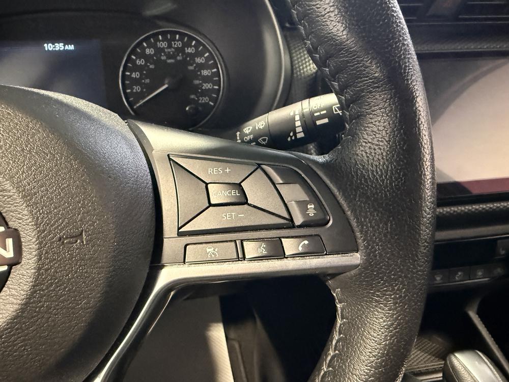 Nissan Kicks Play 2025 Blanc usage à vendre Nissan Kicks Play 2025 Blanc usage à vendre