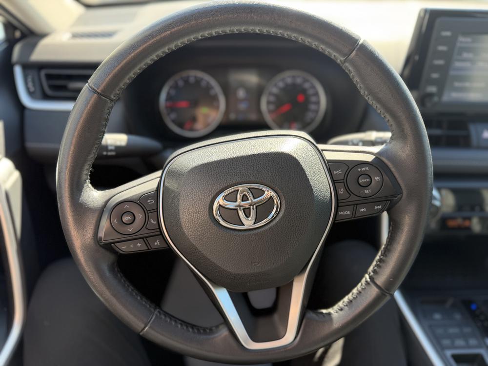 Toyota RAV4 XLE 2022 d&rsquo;occasion à vendre - 16