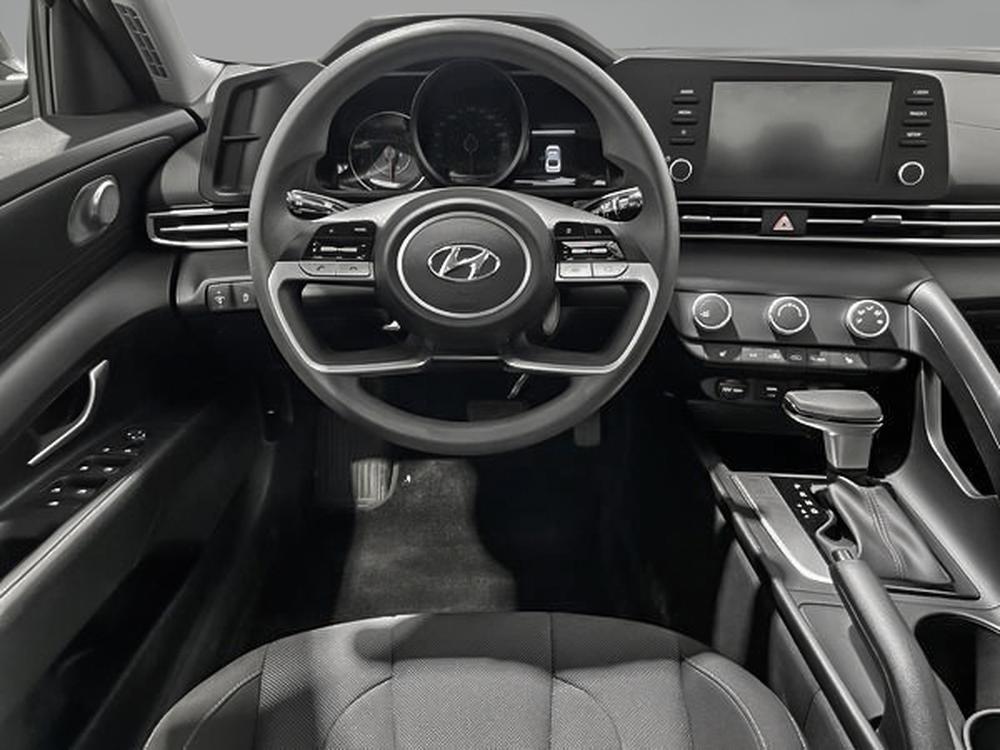 Hyundai Elantra Essential 2023 à vendre à Trois-Rivières - 11
