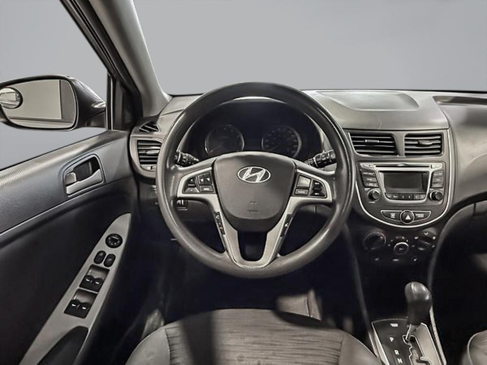 Hyundai Accent SE 2017 à vendre à Trois-Rivières - 18