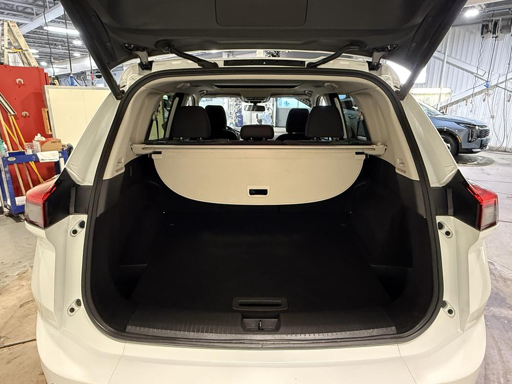 Nissan Rogue SV 2025 d&rsquo;occasion à vendre - 32