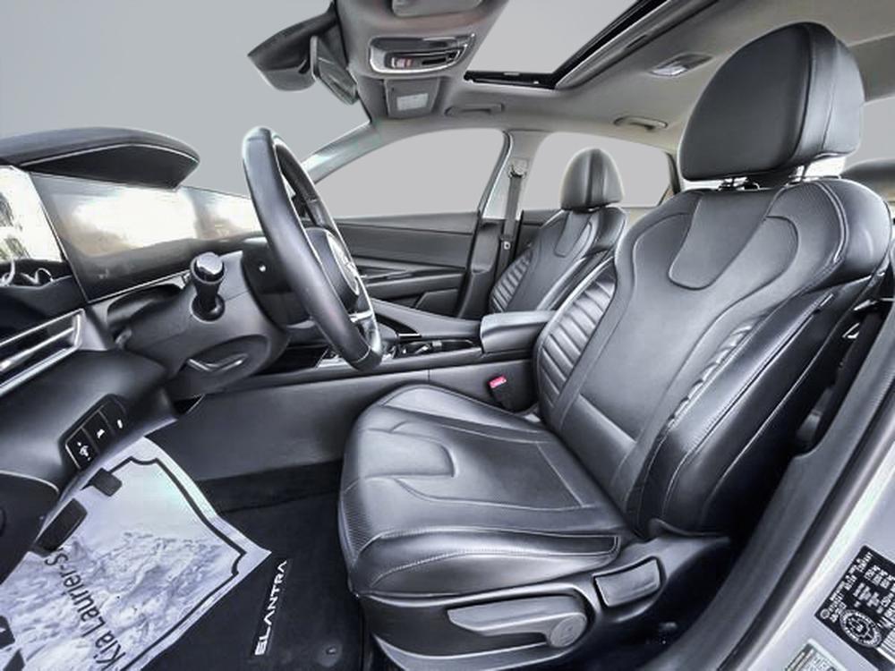 Hyundai Elantra LUXURY 2023 d&rsquo;occasion à vendre - 13