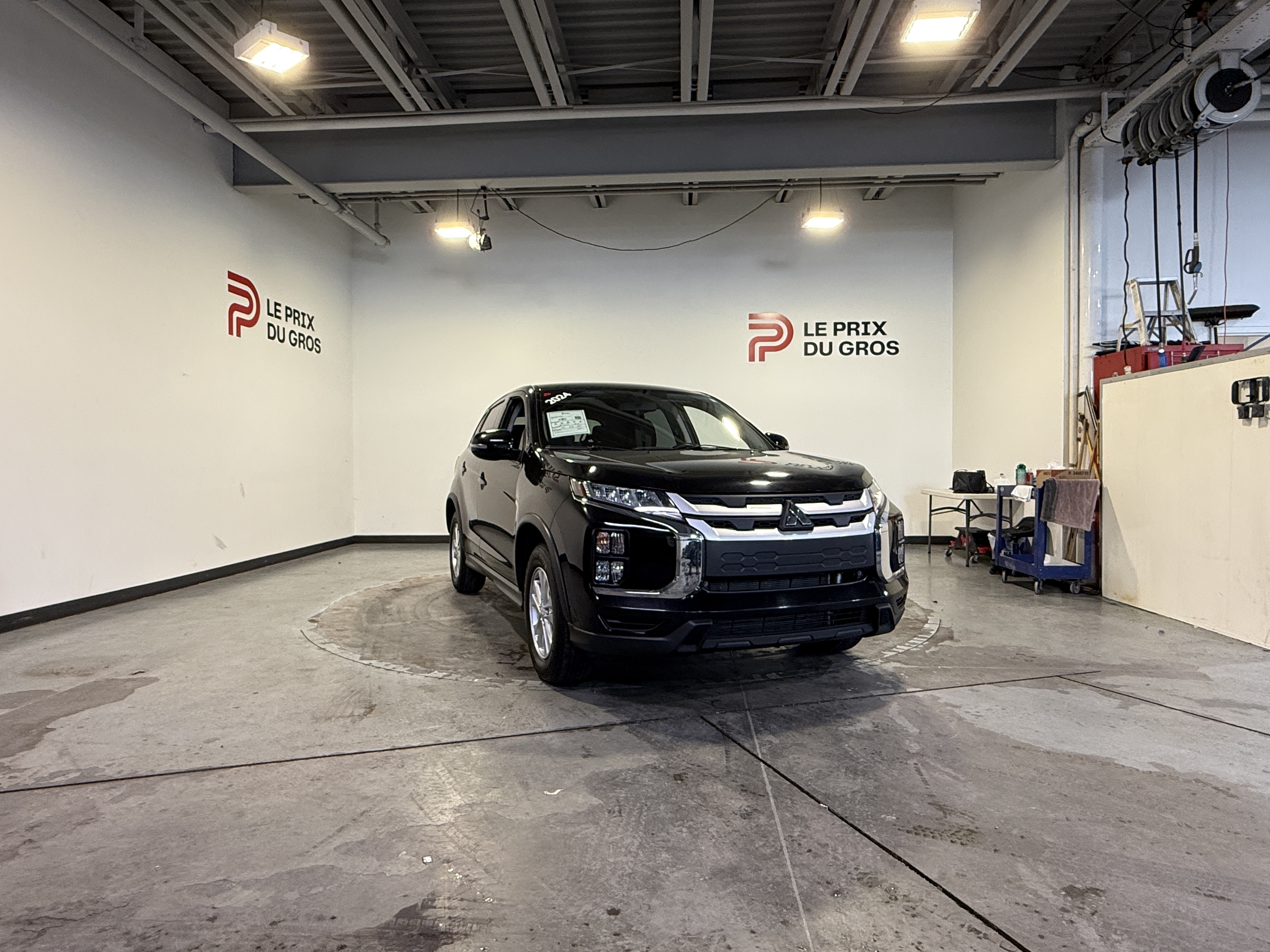 Black 2024 Mitsubishi RVR Automatic
