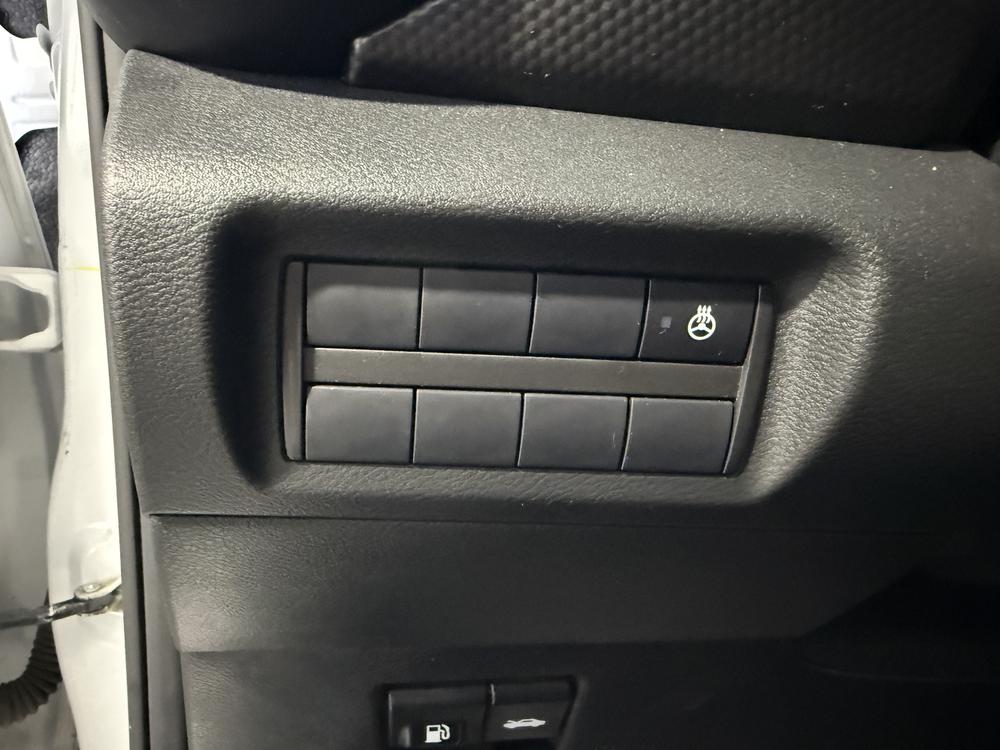 Nissan Kicks Play 2025 Blanc usage à vendre Nissan Kicks Play 2025 Blanc usage à vendre
