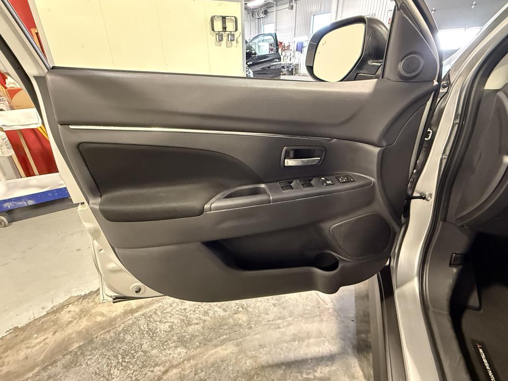Mitsubishi RVR SE 2023 d&rsquo;occasion à vendre - 13