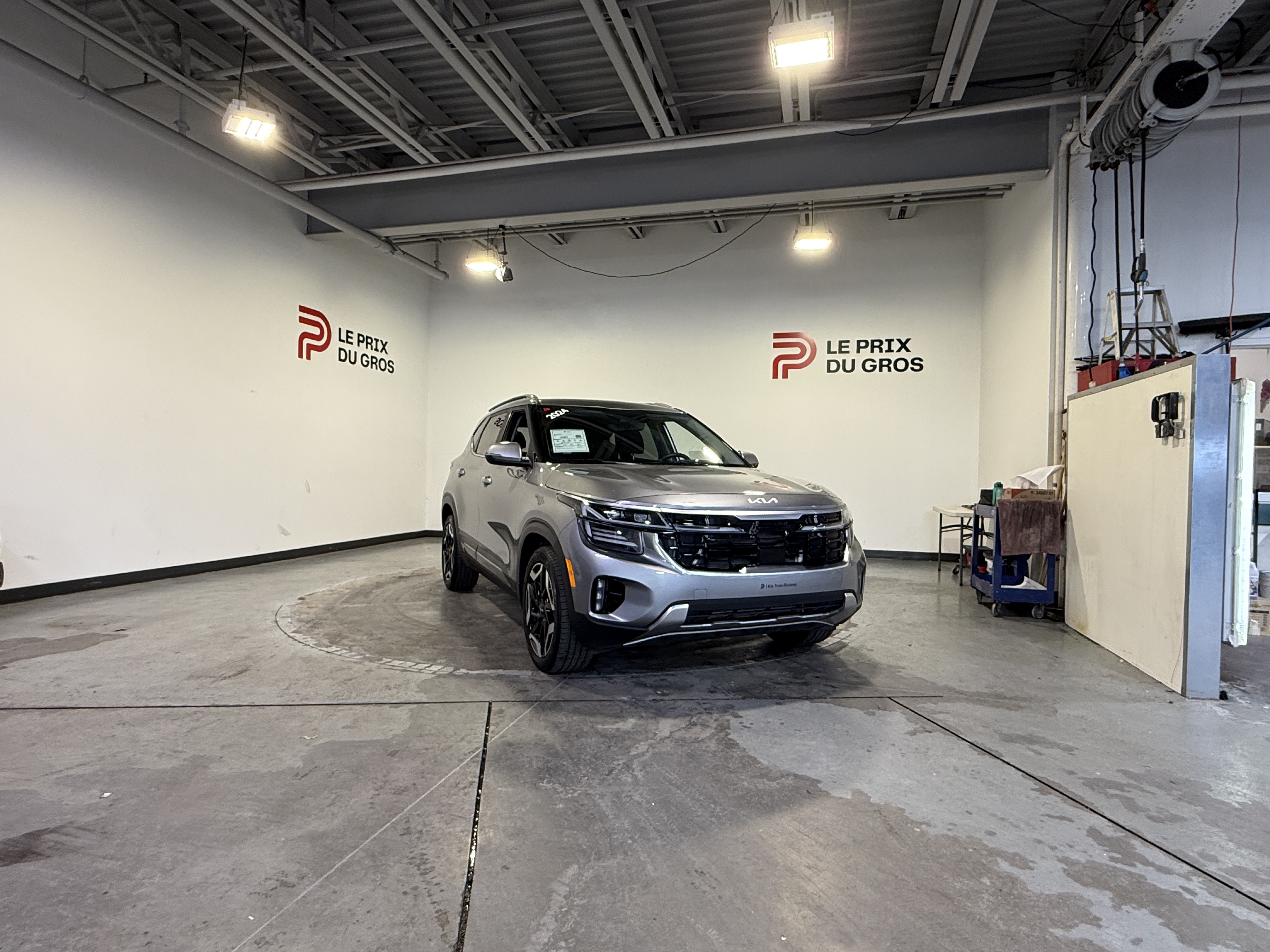 Silver 2024 Kia Seltos SUV / Crossover All-Wheel Drive Automatic