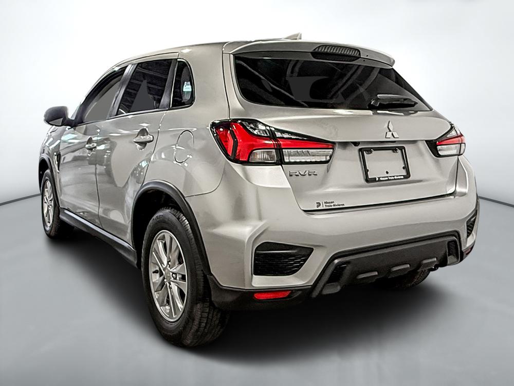 Mitsubishi RVR 2023 Argent usage à vendre Mitsubishi RVR 2023 Argent usage à vendre