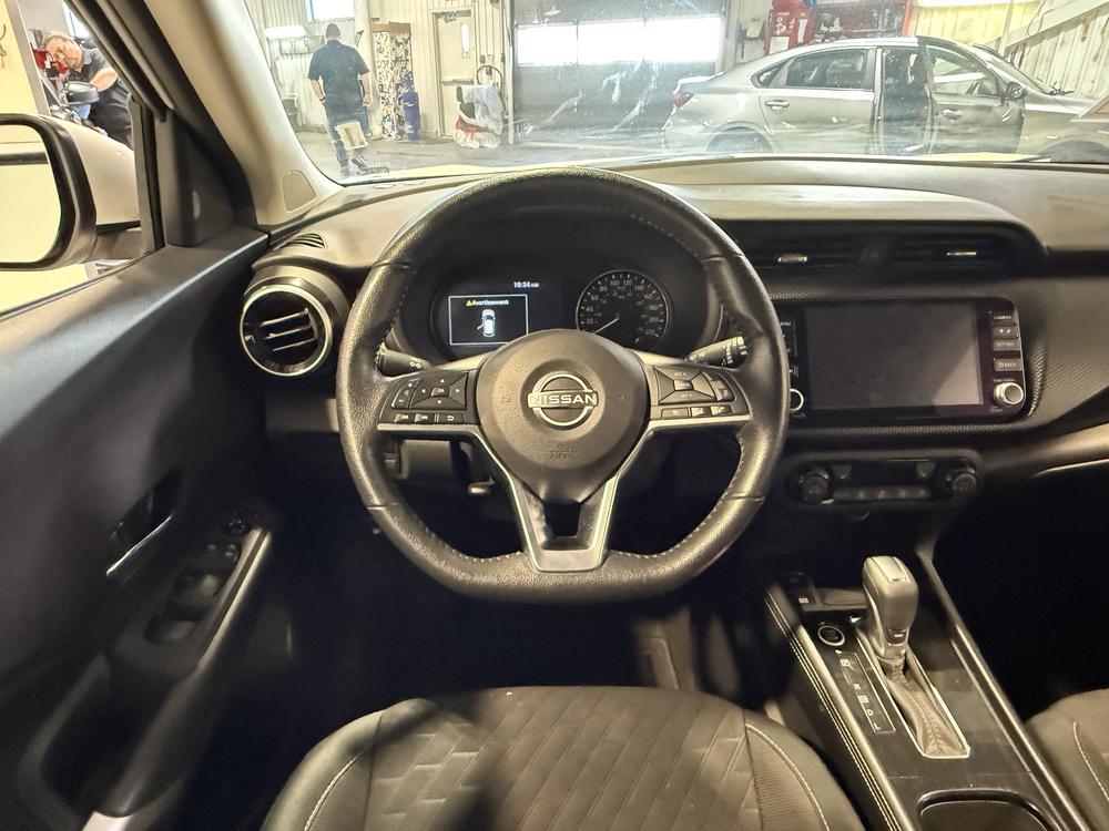 Nissan Kicks Play 2025 Blanc usage à vendre Nissan Kicks Play 2025 Blanc usage à vendre