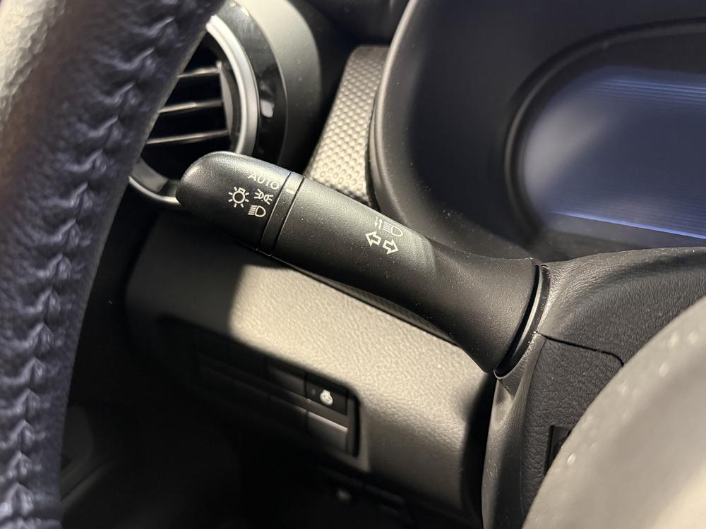 Nissan Kicks Play 2025 Blanc usage à vendre Nissan Kicks Play 2025 Blanc usage à vendre