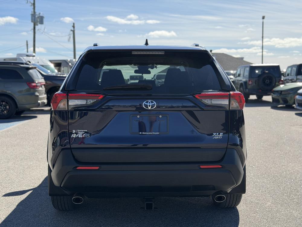 Toyota RAV4 XLE 2022 d&rsquo;occasion à vendre - 4