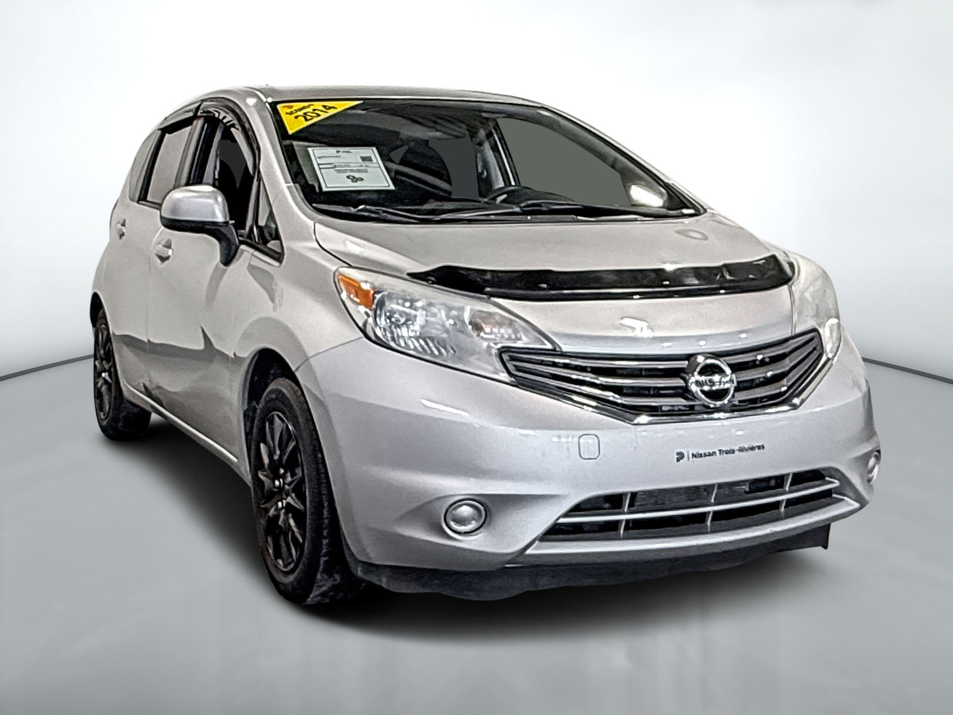 Silver 2014 Nissan Versa Note Hatchback Front-Wheel Drive Automatic