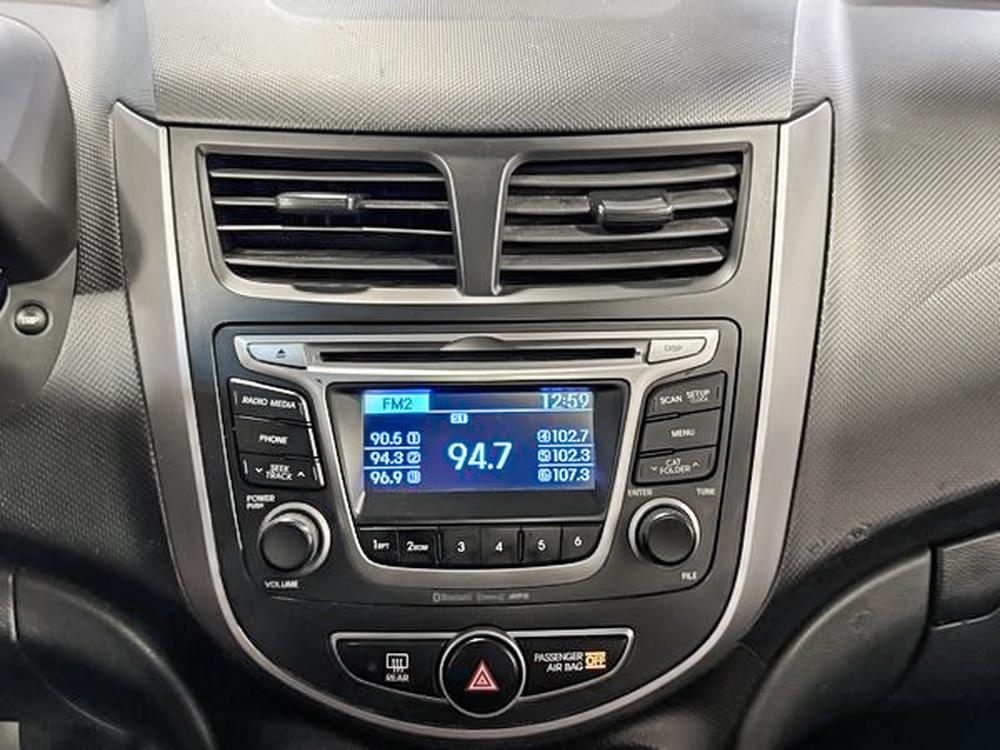 Hyundai Accent SE 2017 à vendre à Trois-Rivières - 26