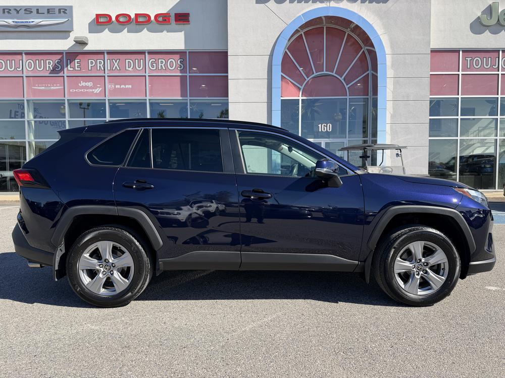 Toyota RAV4 XLE 2022 d&rsquo;occasion à vendre - 2
