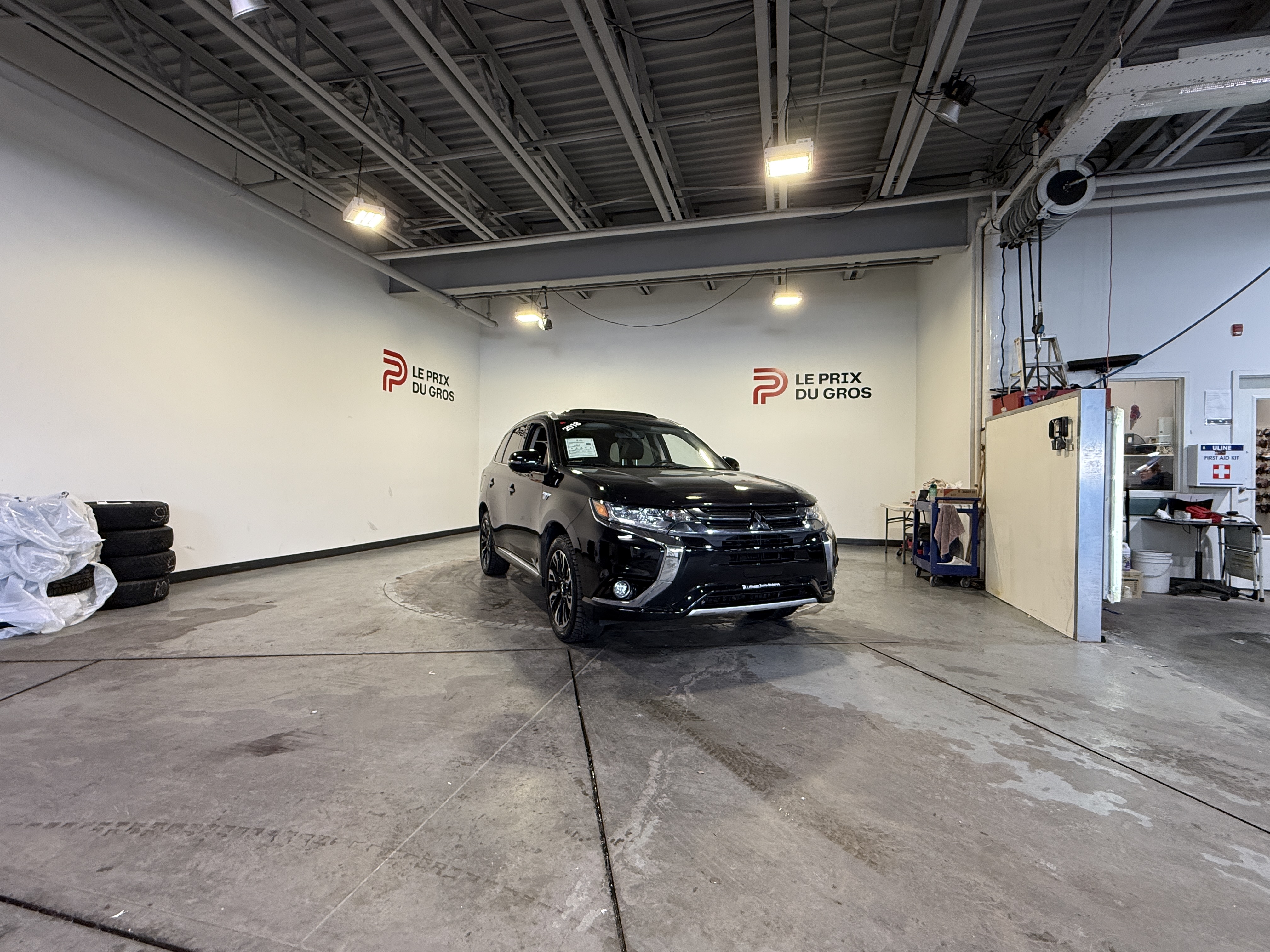 Black 2018 Mitsubishi Outlander Hybrid Plug-in SUV / Crossover All-Wheel Drive Automatic