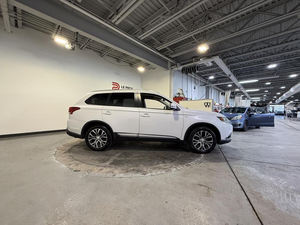 Mitsubishi Outlander SE 2017 d&rsquo;occasion à vendre - 2