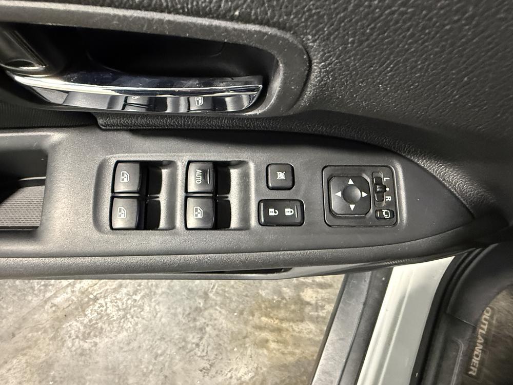 Mitsubishi Outlander SE 2017 d&rsquo;occasion à vendre - 16