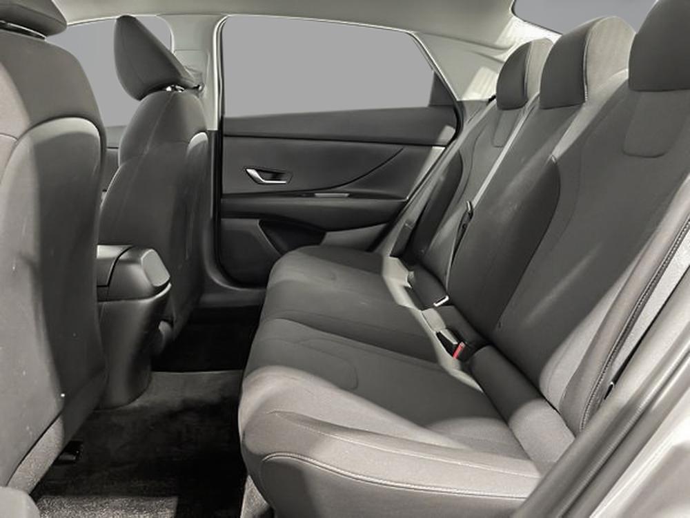 Hyundai Elantra Essential 2023 à vendre à Trois-Rivières - 27
