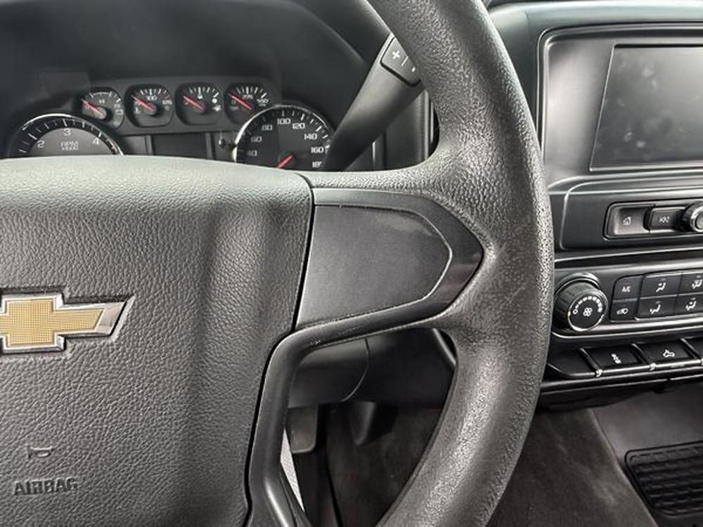 Chevrolet Silverado 1500 CUSTOM 2018 d&rsquo;occasion à vendre - 21
