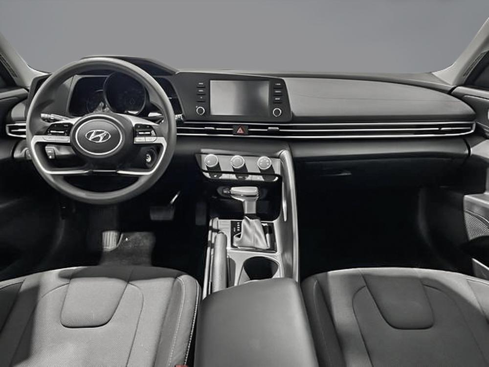 Hyundai Elantra Essential 2023 à vendre à Trois-Rivières - 9