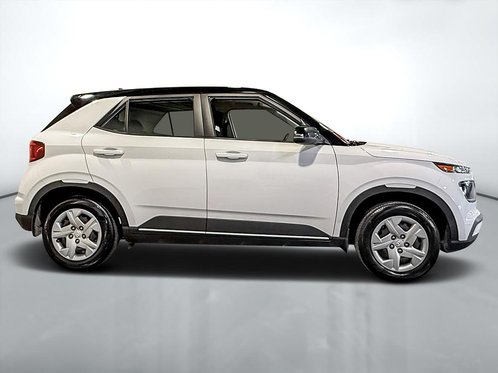 Hyundai Venue essential 2022 à vendre à Donnacona - 2