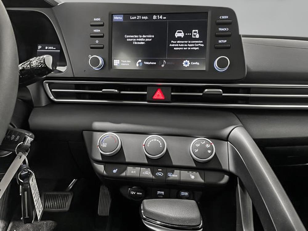 Hyundai Elantra Essential 2023 à vendre à Trois-Rivières - 19