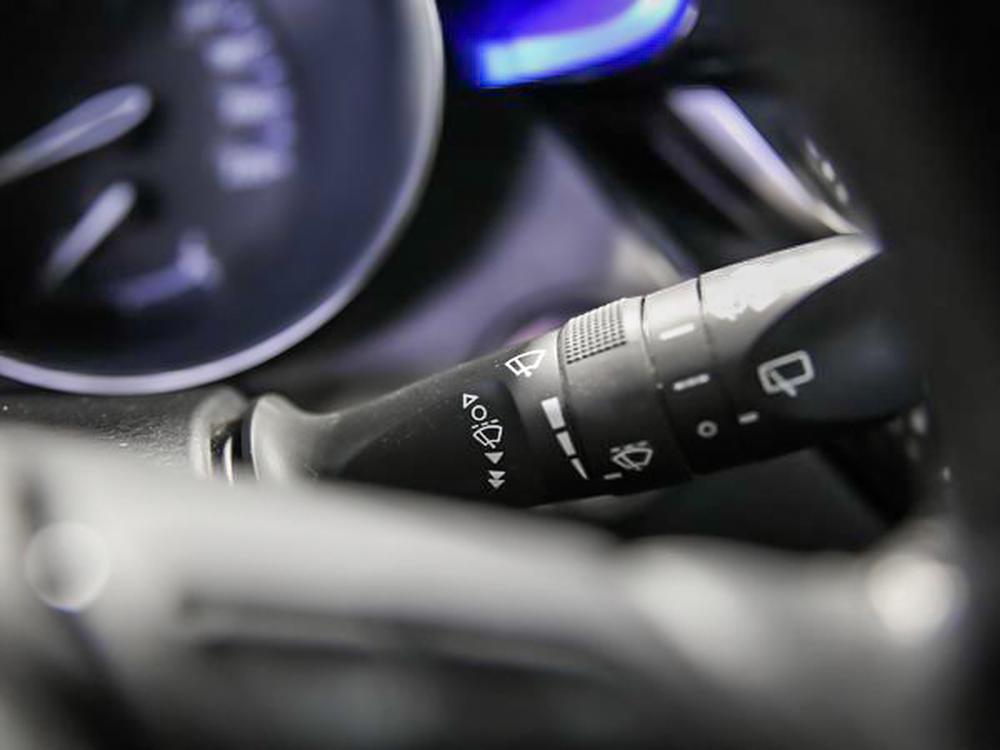 Toyota C-HR LE 2022 d&rsquo;occasion à vendre - 22