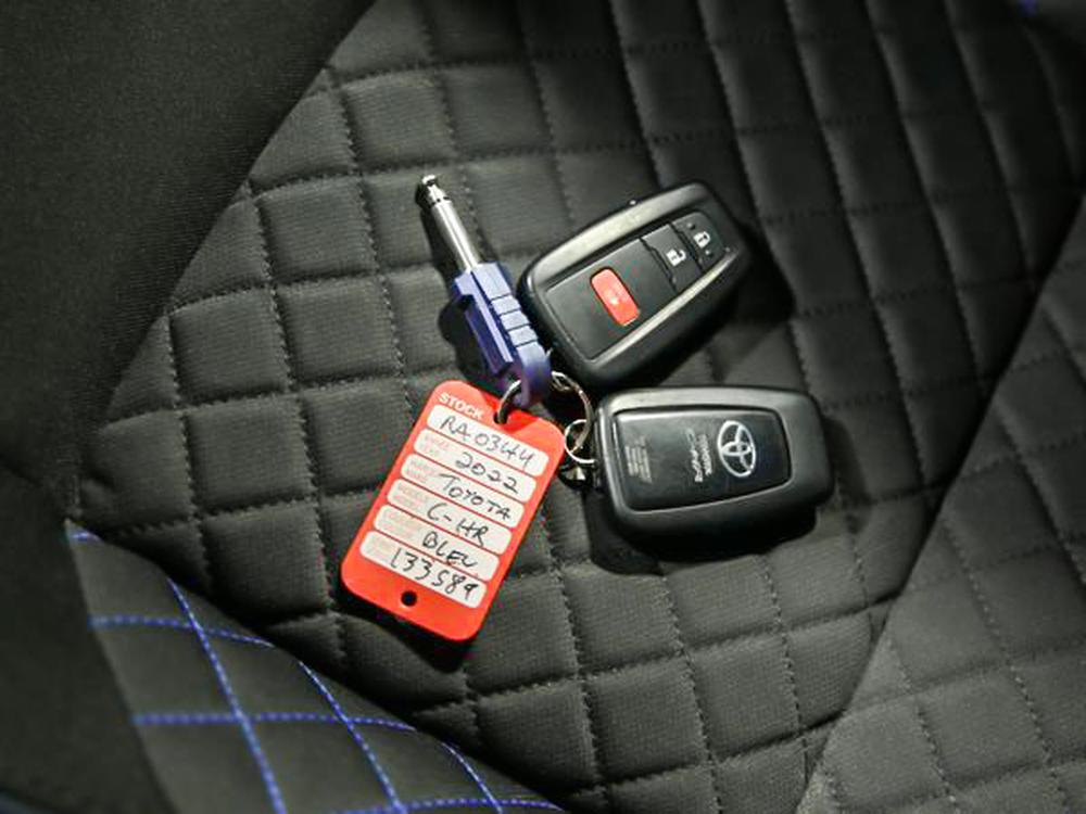 Toyota C-HR LE 2022 d&rsquo;occasion à vendre - 35