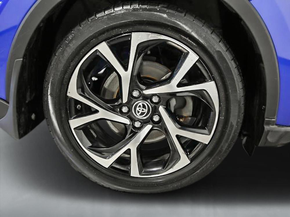 Toyota C-HR LE 2022 d&rsquo;occasion à vendre - 11