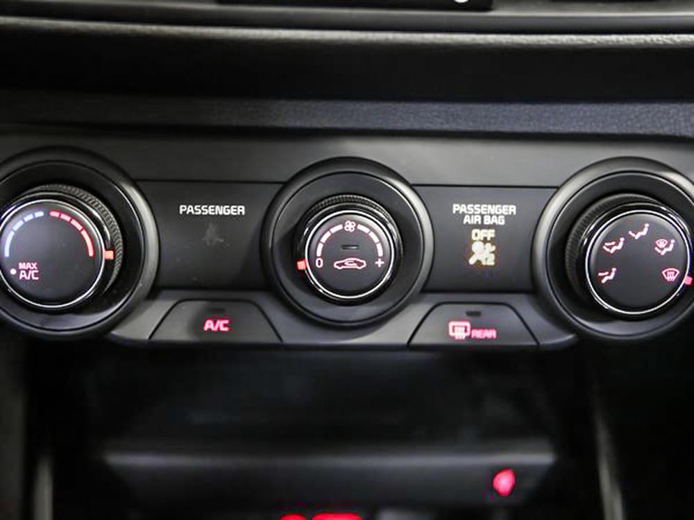 Kia Forte EX 2020 d&rsquo;occasion à vendre - 24