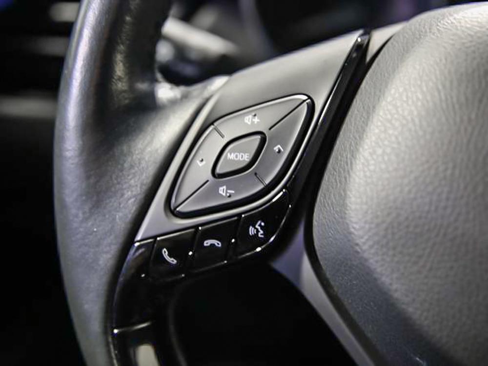Toyota C-HR LE 2022 d&rsquo;occasion à vendre - 18