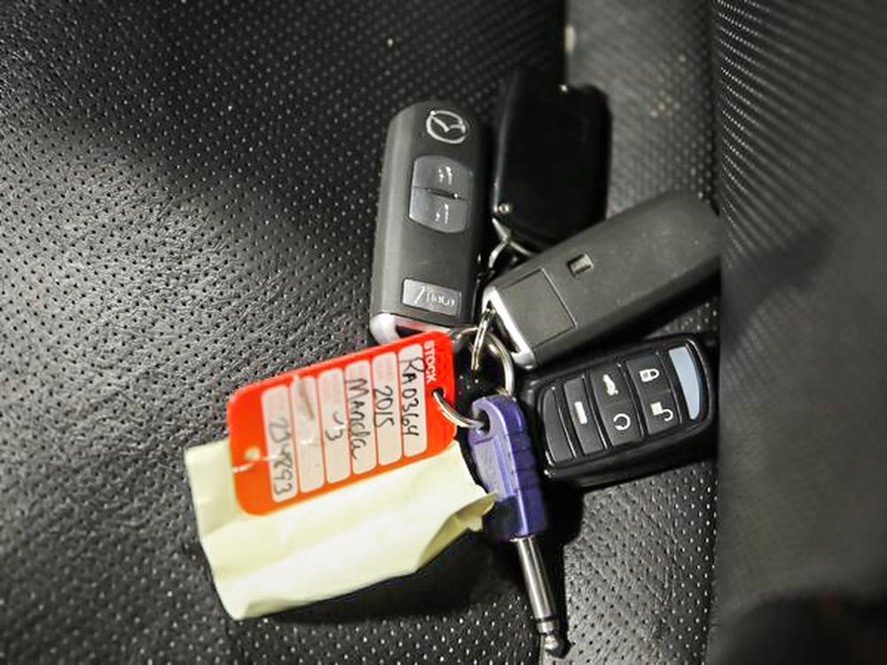 Mazda Mazda3 GT 2015 d&rsquo;occasion à vendre - 36