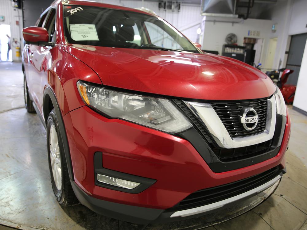Nissan Rogue SV 2017 d&rsquo;occasion à vendre - 1